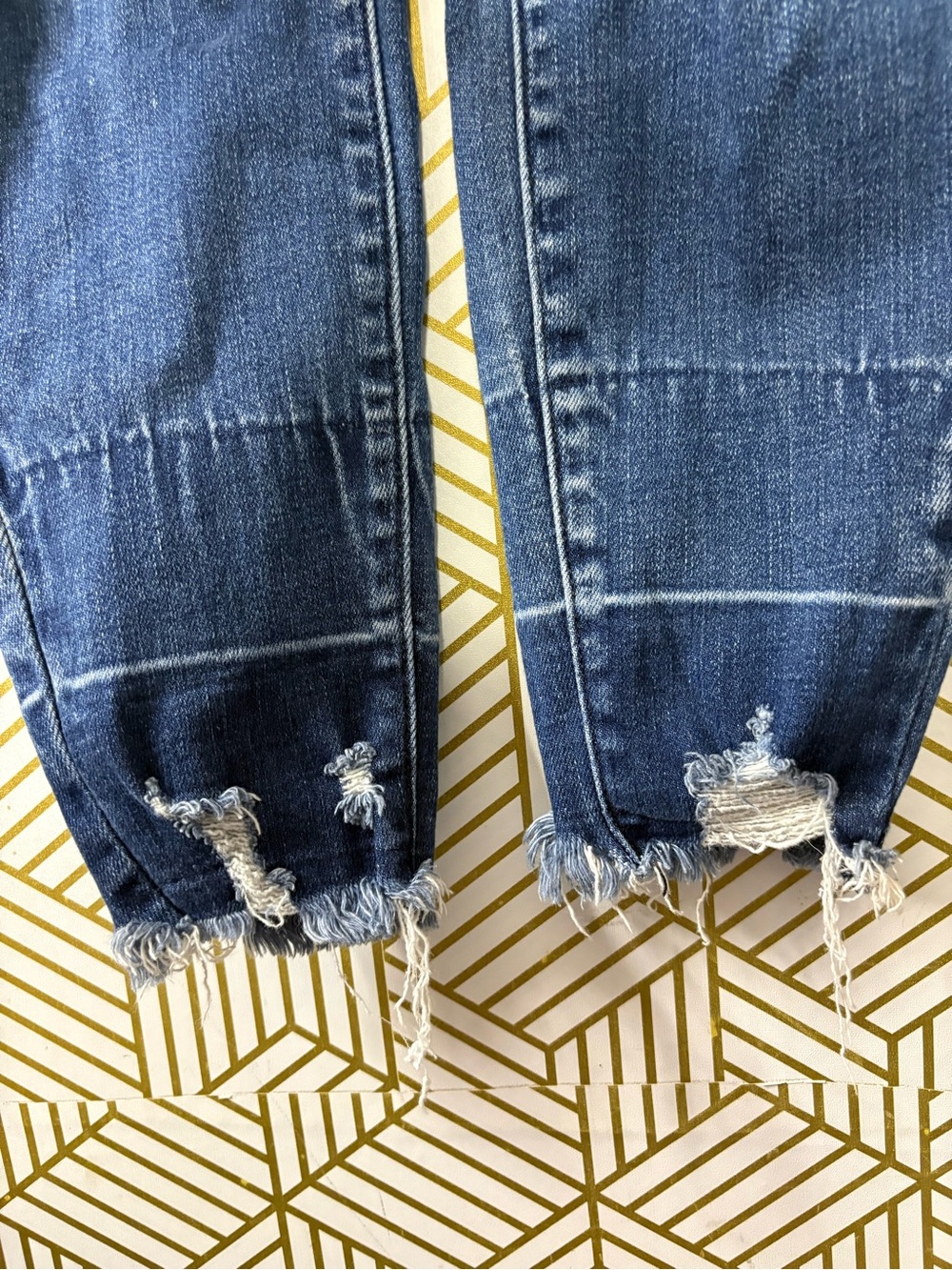KanCan Distressed Dark Blue Curvy Jeans size 7 / 29 - Picture 3 of 11